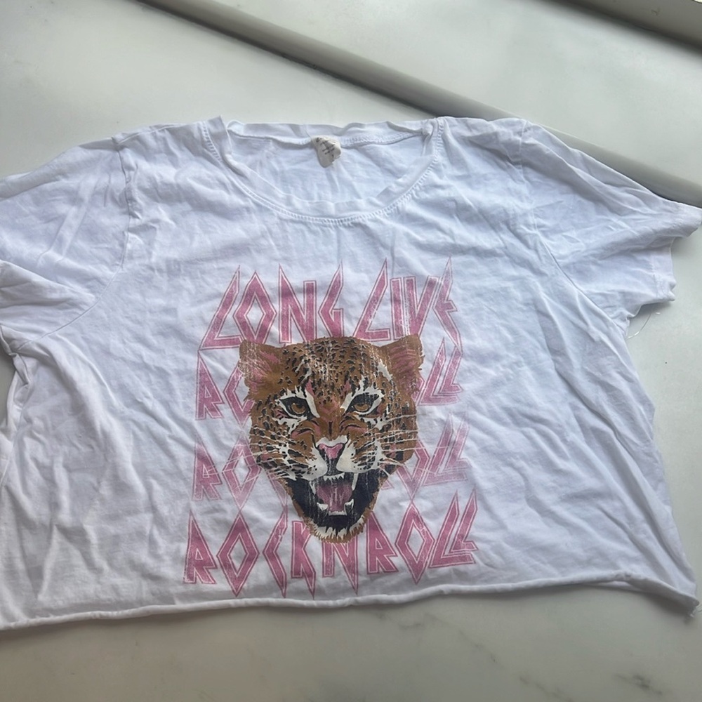 Altar’d State cropped t-shirt